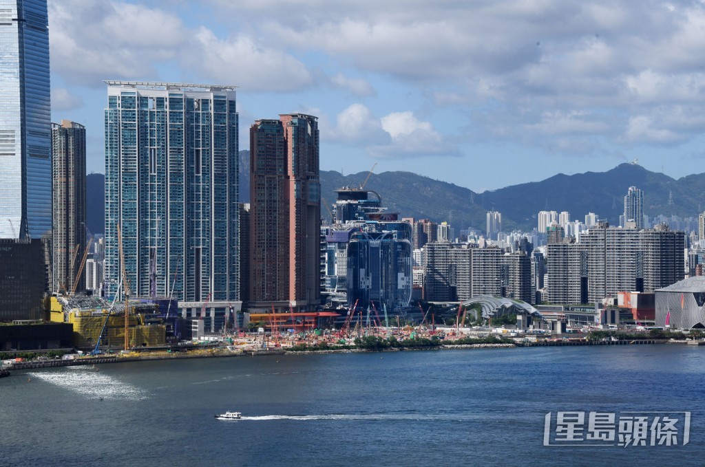 西九管理局將以試行方式於今年年底正式啟用的西九碼頭提供往返中環和西九的水上交通服務。資料圖片