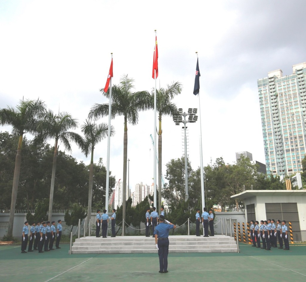 少年團儀仗隊進行升旗儀式。政府新聞處