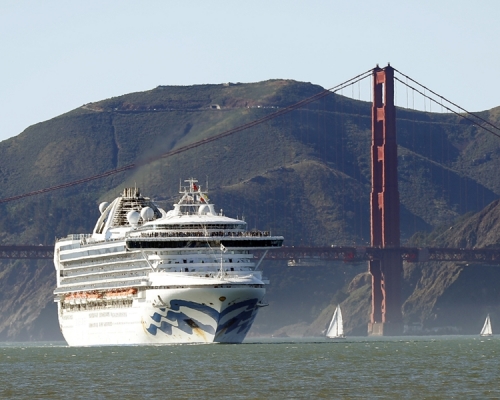 「至尊公主號」獲准停靠奧克蘭港。AP