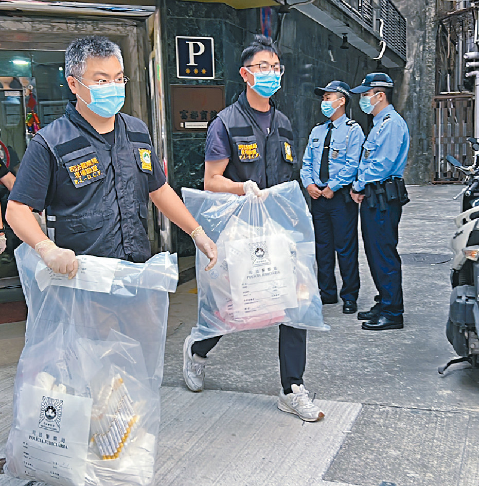 ■警方已即時展開嚴重犯罪現場勘查程序。
