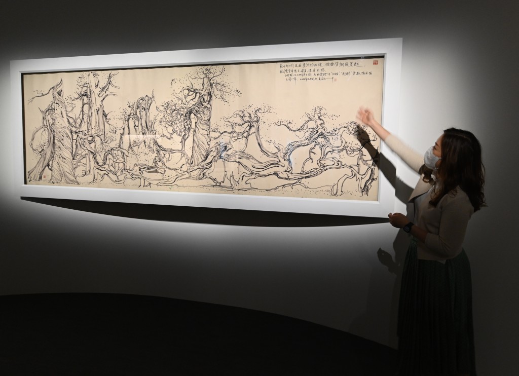 《吳冠中 – 速寫生命》展覽中，展出其重要作品《漢柏寫生原稿》。