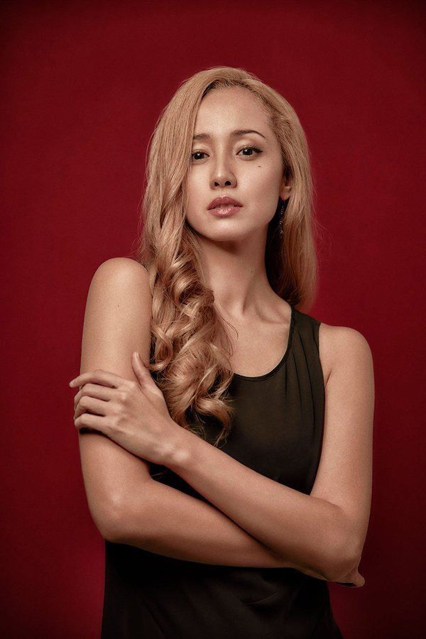 澤尻英龍華曾有過一段婚姻,但只維持了2年。 澤尻英龍華曾有過一段婚姻,但只維持了2年。