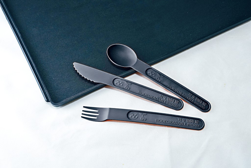 低碳生物基複合材料可廣泛應用於不同注塑產品，包括重用餐具、玩具。