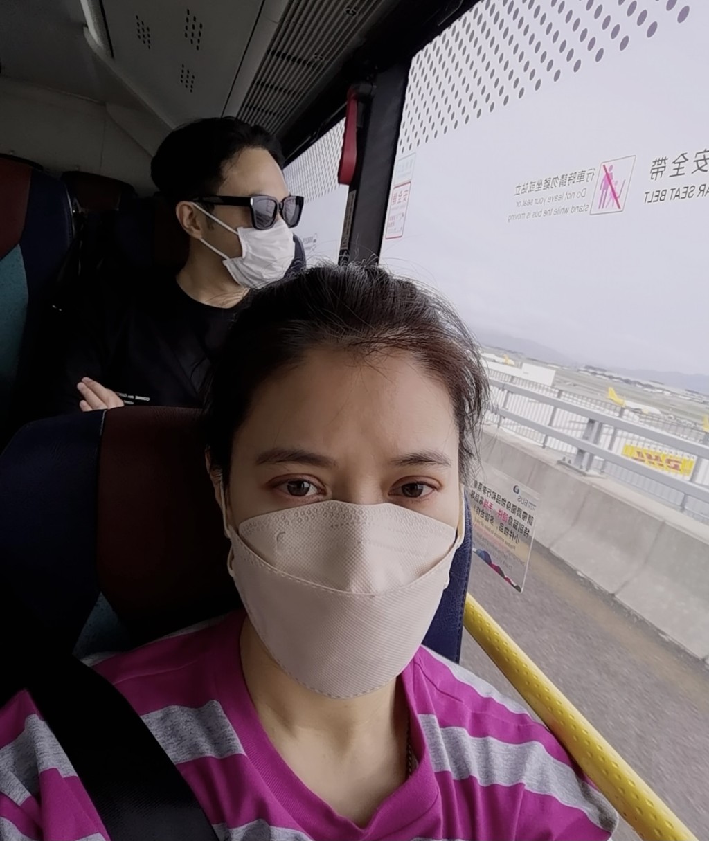 上月二人齊齊出發去上海。