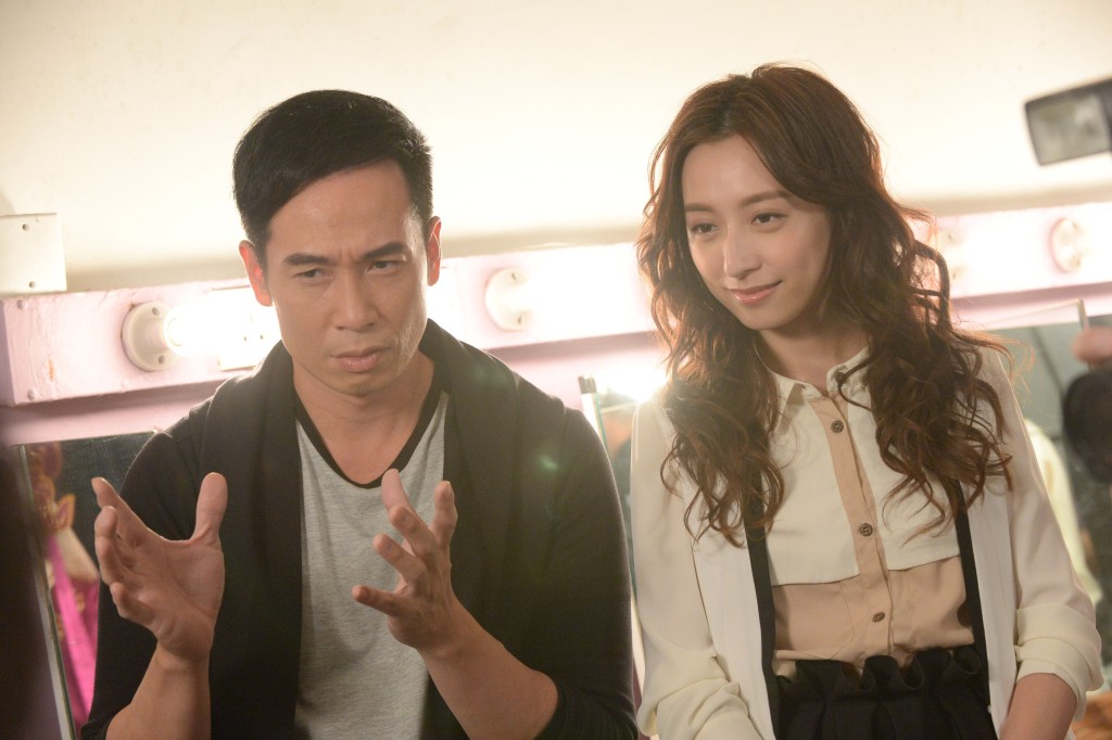龚嘉欣（右）曾演出TVB剧《水发胭脂》。