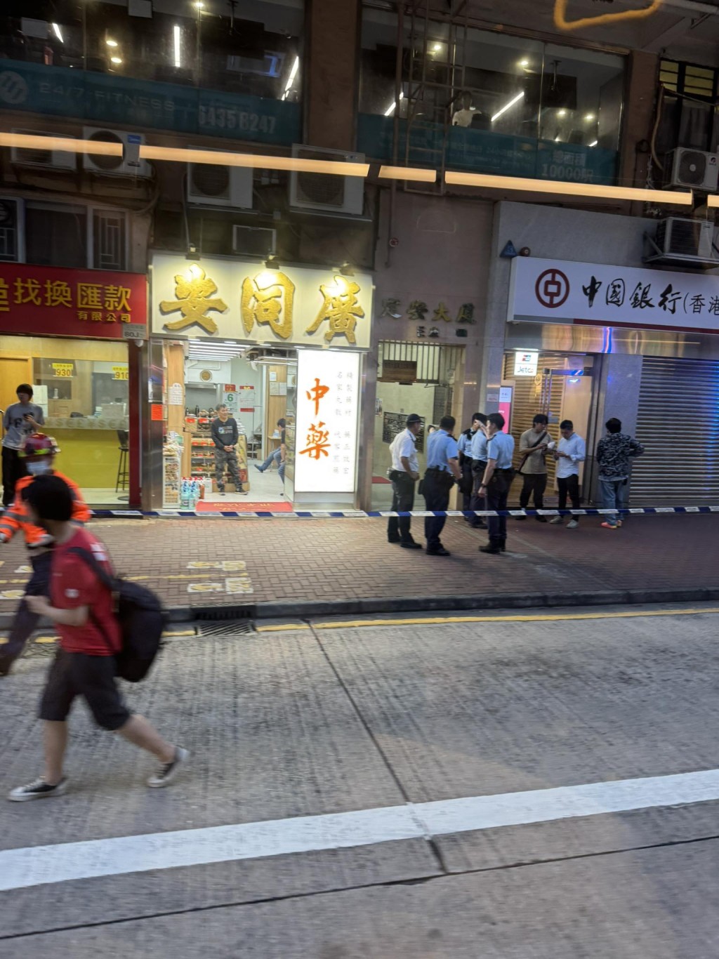 警方封鎖現場調查。網上圖片 警方封鎖現場調查。網上圖片