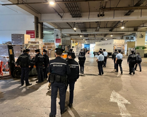 警方及警犬隊連日在機場貨運區一帶突擊罪惡。圖:警方提供
