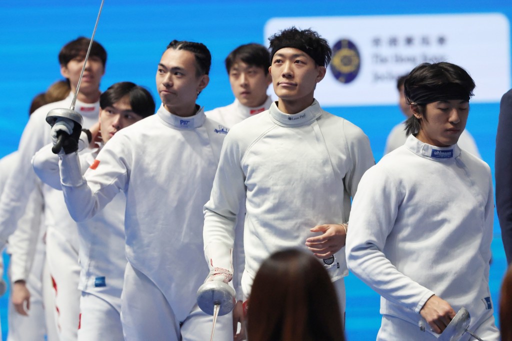 港队男子重剑团体8强对山东。徐嘉华摄 港队男子重剑团体8强对山东。徐嘉华摄