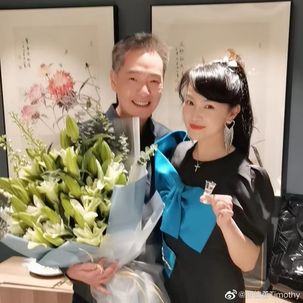 結婚咁多年都係好恩愛！