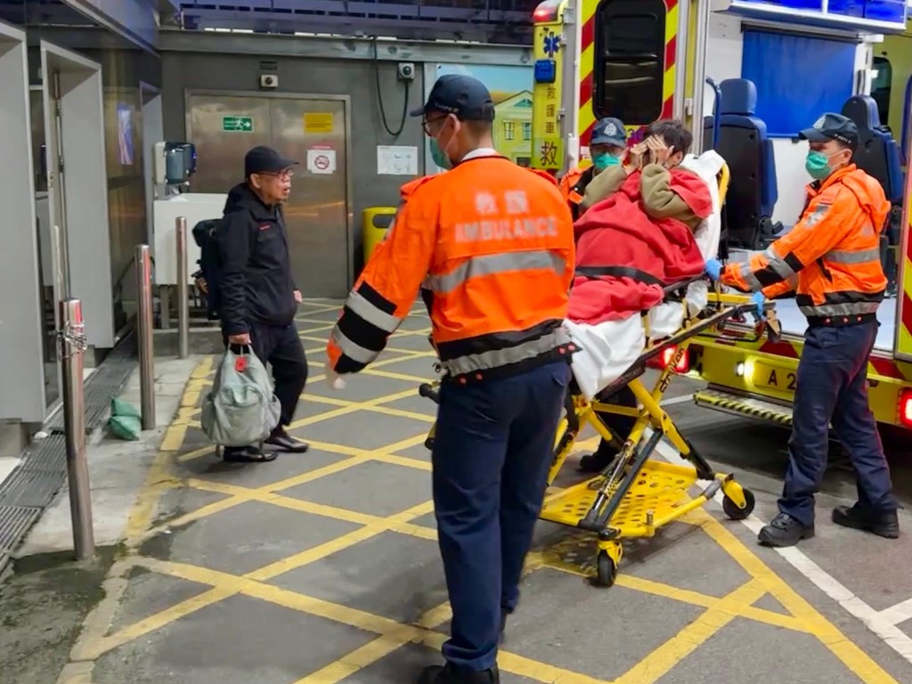 一名女子頭部受傷送院。曾志恒攝