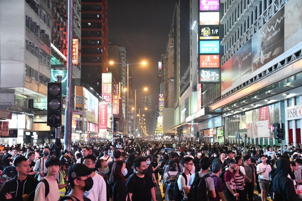 社會示威衝突持續