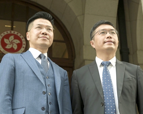 區諾軒及范國威不再是議員。