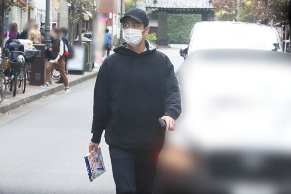 中林大樹的左手仍戴著婚戒。