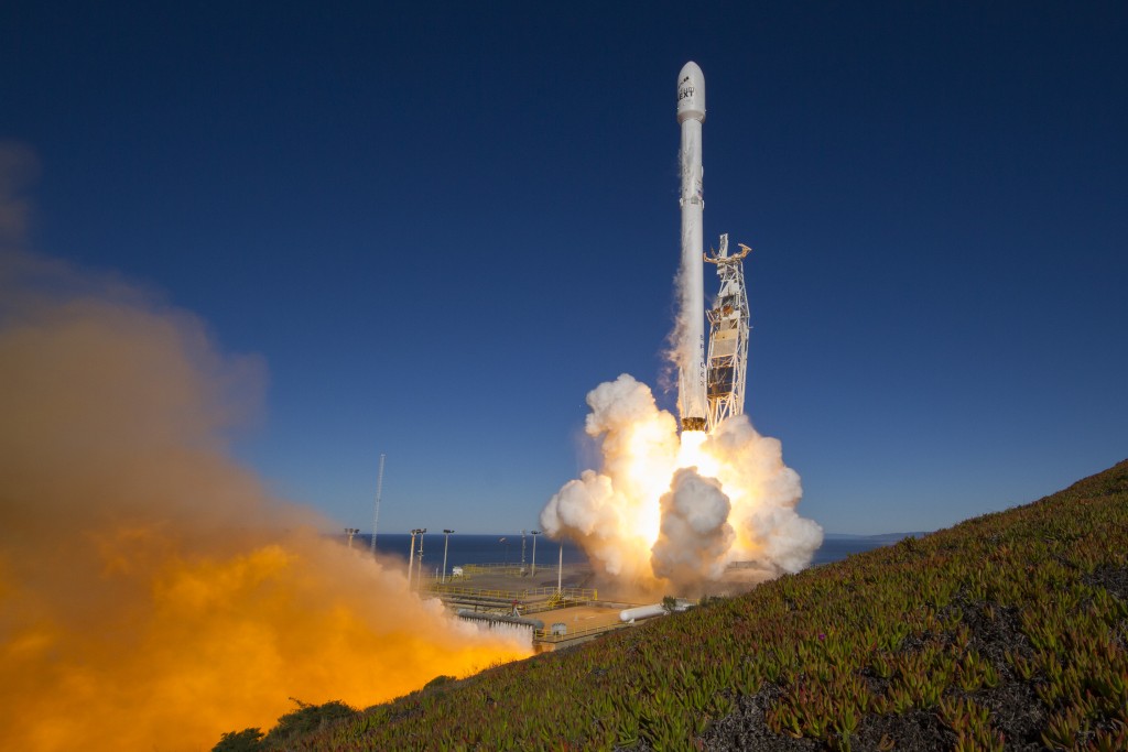 Polymarket交易員的預測,SpaceX上市交易首日收盤時市值超過1.8萬億美元的概率高達84%,而市值突破2萬億美元的概率也達到了69%。 Polymarket交易員的預測,SpaceX上市交易首日收盤時市值超過1.8萬億美元的概率高達84%,而市值突破2萬億美元的概率也達到了69%。