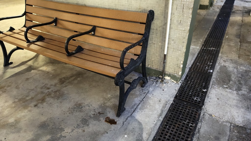 地面遺留一灘液體。