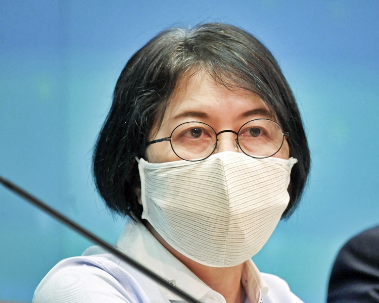 蔡淑嫻（小圖）指晶苑願意面對成本和「海鮮價」運費而承接「銅芯」口罩項目。資料圖片