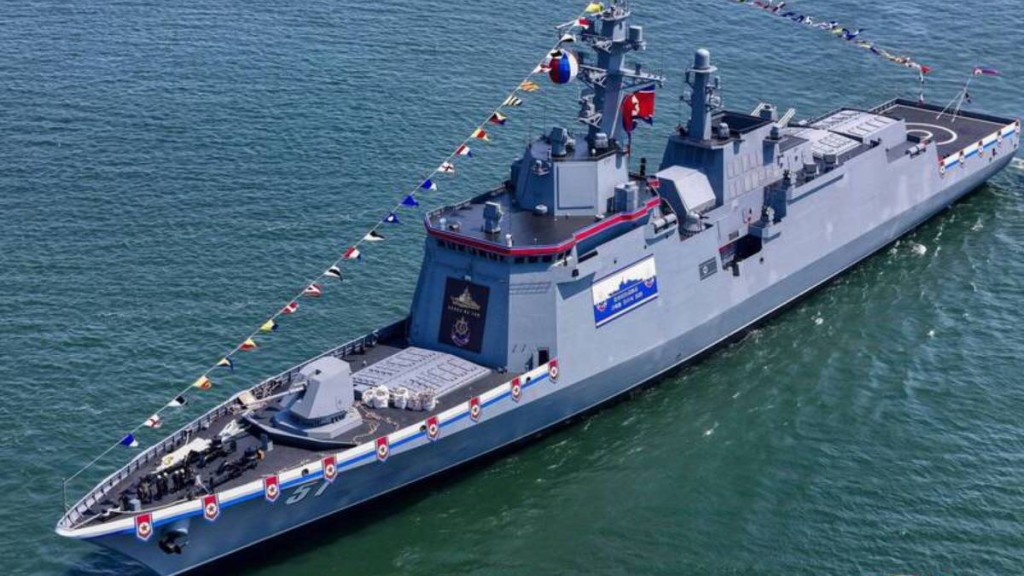 4月底亮相的北韓新驅逐艦「崔賢」號。朝中社
