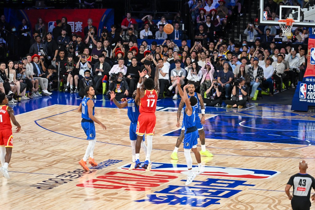 NBA中国赛独行侠vs火箭。魏国谦摄