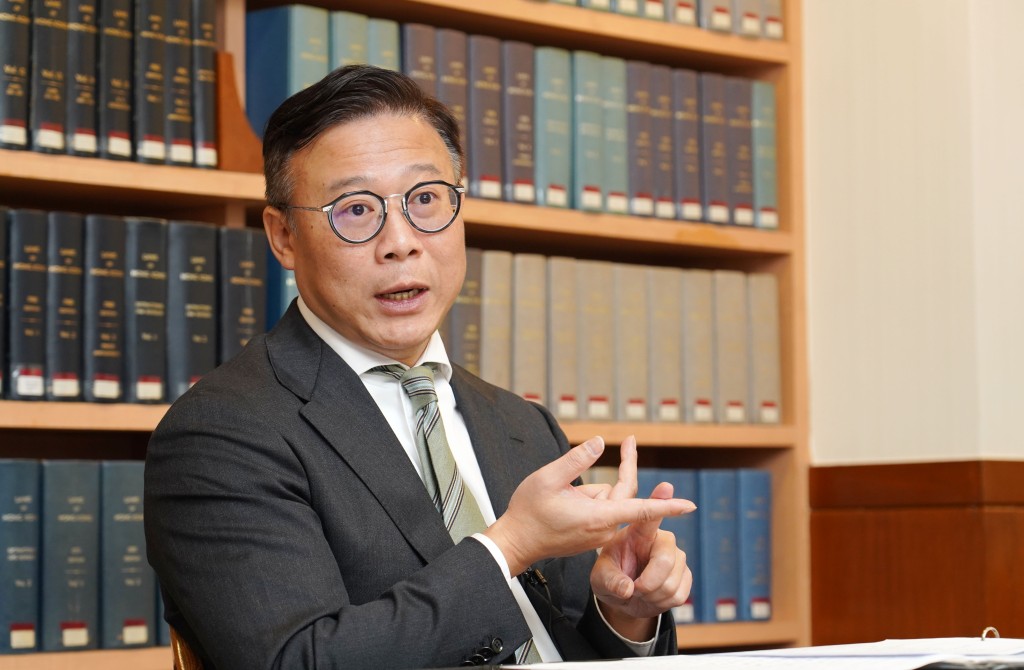 張國鈞指現時已有不同的調解仲裁機構在香港成立,形容是百花齊放。資料圖片 張國鈞指現時已有不同的調解仲裁機構在香港成立,形容是百花齊放。資料圖片
