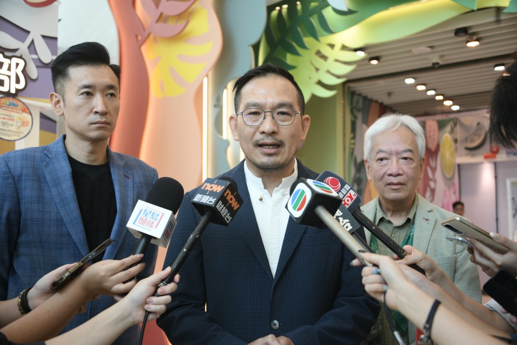 香港物業服務聯盟主席甄韋喬。