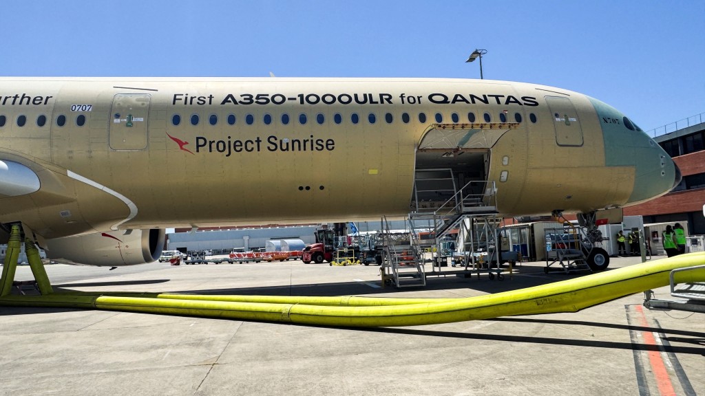 澳洲航空（Qantas）特制空中巴士A350-1000执行“悉尼直飞伦敦”超长程航班。 路透社
