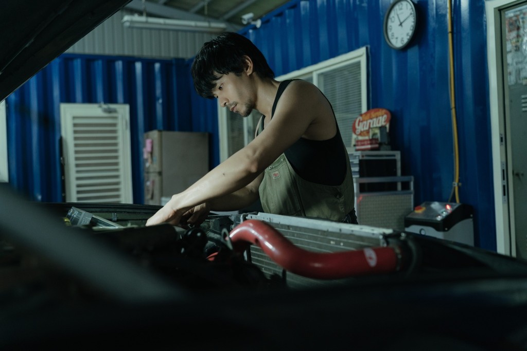 姚淳耀飾演在汽車保養廠工作的落魄男子。