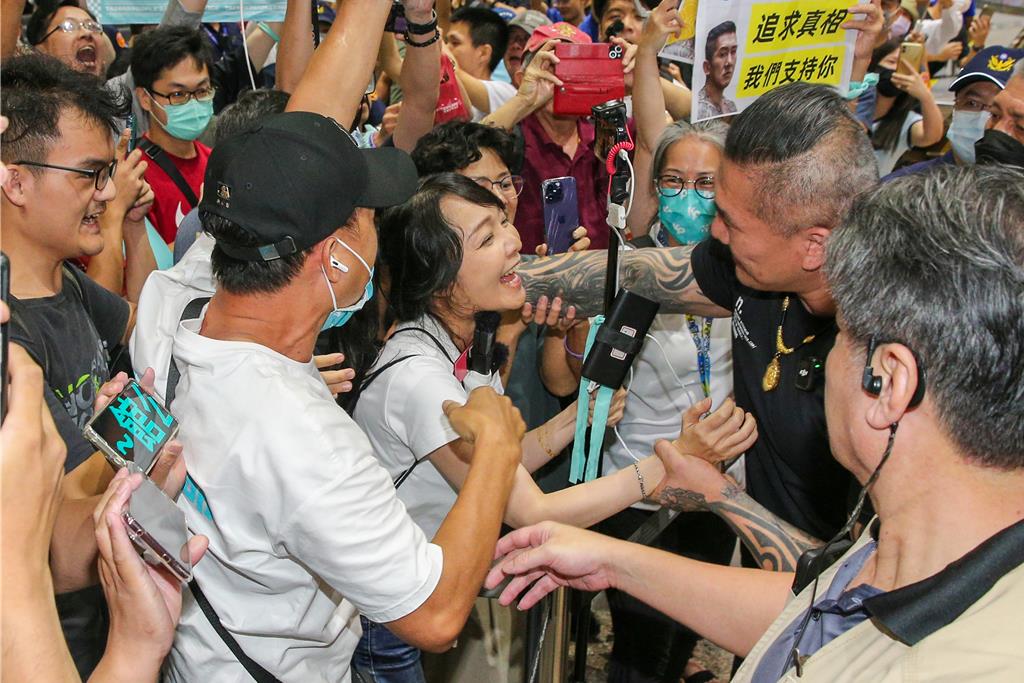 「館長」結束大陸之行返回台灣。中時 「館長」結束大陸之行返回台灣。中時