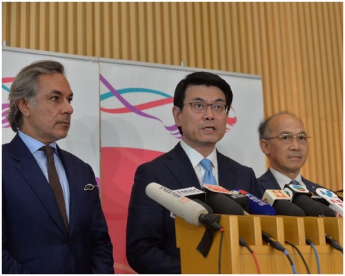邱騰華指業界反應冷靜。