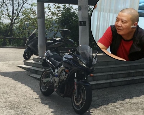 死者(小圖)曾到英雄亭為愛車拍照及拍卡。