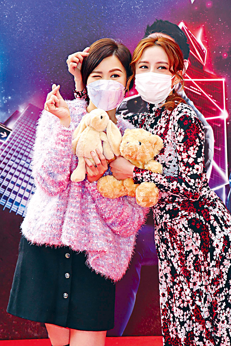 刘佩玥(左)否认被人呃。