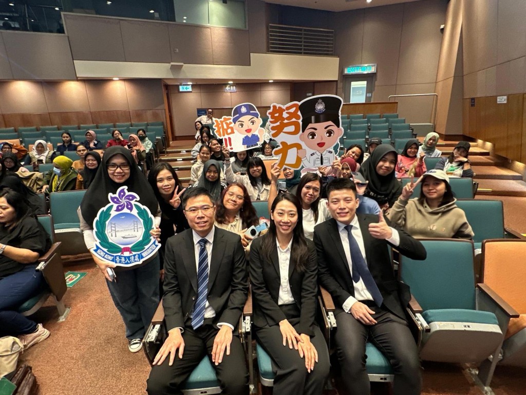入境处于日前分别同菲律宾驻香港总领事馆及印尼驻港总领事馆合作，为超过 220名在港工作的外佣举办专题讲座。