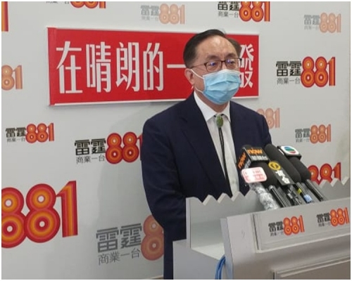楊偉雄指為平衡服務發展及私隱,已停止智慧燈柱的錄影功能。