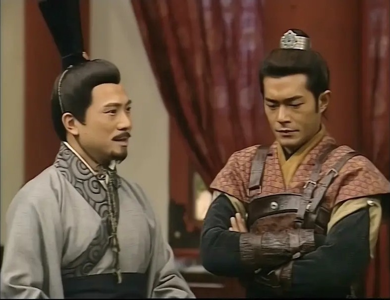陳國邦(左)在2001年電視劇《尋秦記》中飾演李斯。 陳國邦(左)在2001年電視劇《尋秦記》中飾演李斯。