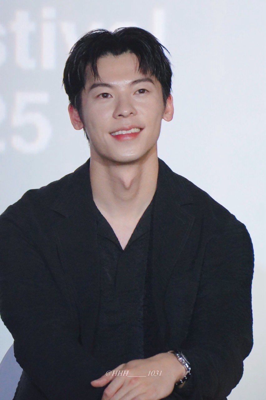 許光漢感謝監製張艾嘉給予他很多寶貴意見。 許光漢感謝監製張艾嘉給予他很多寶貴意見。