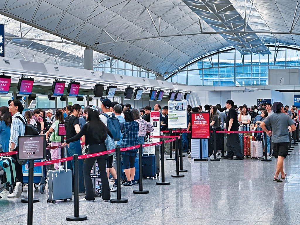 香港國際機場接連揭發旅客企圖攜帶違禁品出境事件。