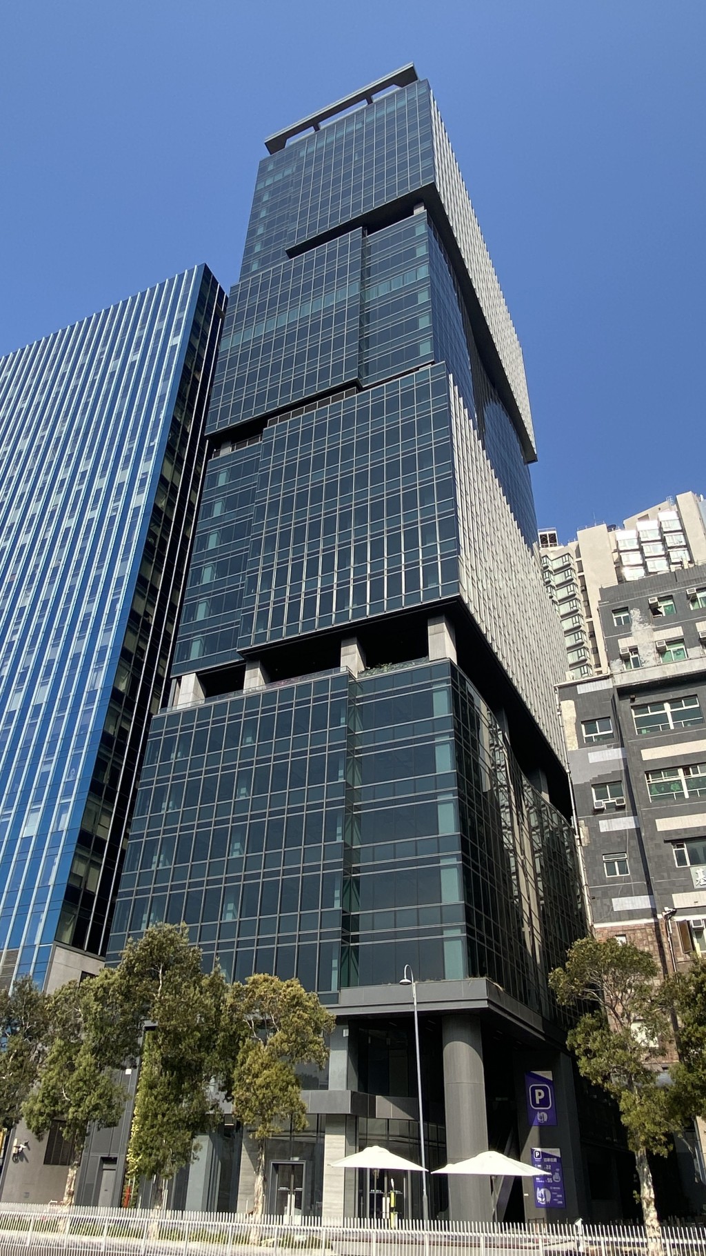 觀塘四洲集團中心全層特色單位,由用家以逾1.23億承接。 觀塘四洲集團中心全層特色單位,由用家以逾1.23億承接。