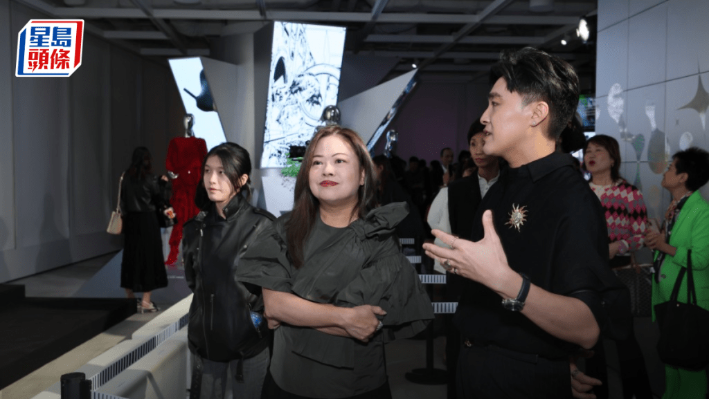 啟德辦虛擬時裝展 AR試身室體驗新世代時尚 結合巴黎時裝與本港新興設計