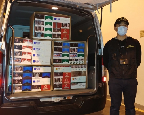 海關共檢獲巿值約15萬元的懷疑未完稅香煙，應課稅值約10萬。