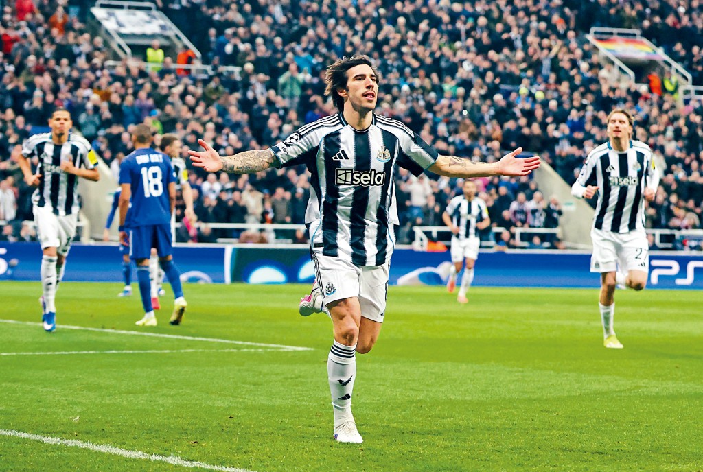 辛度東拿利為紐卡素先開紀錄。