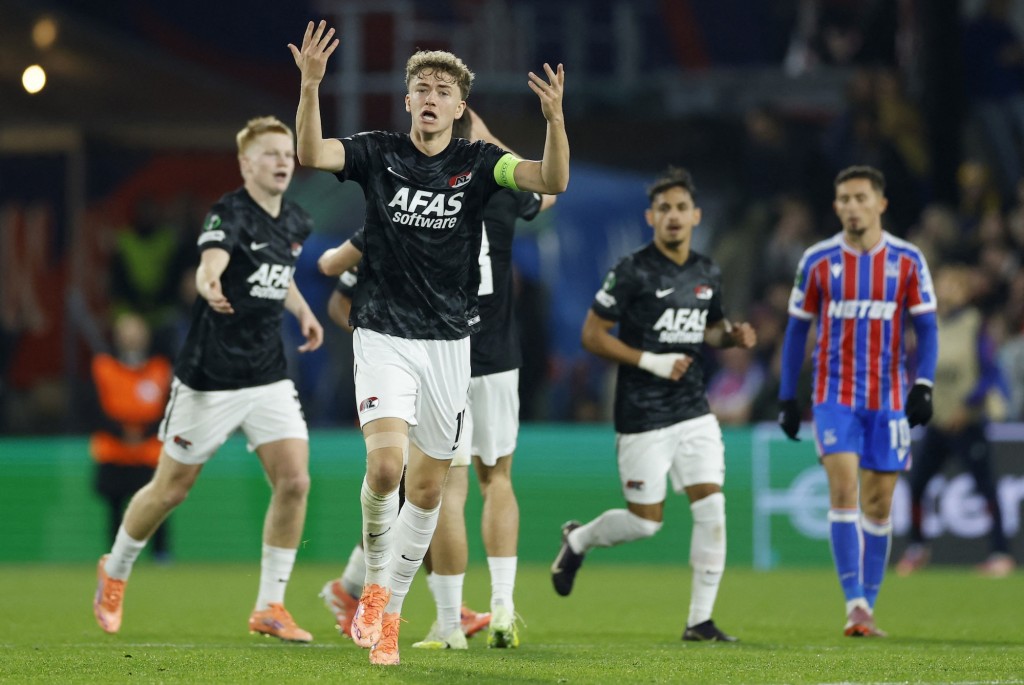 阿爾克馬爾一度追近至落後1：2。路透社