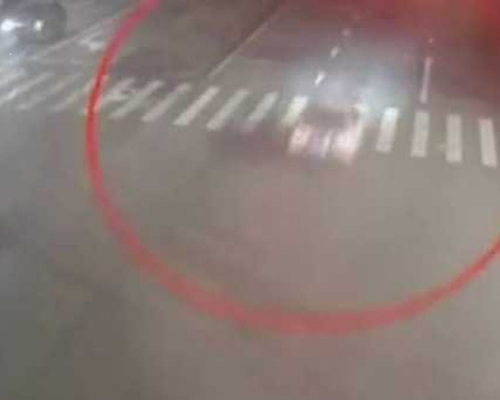 追尾釀意外，奧迪駕駛者現場轉賬，急忙逃逸。(網圖)