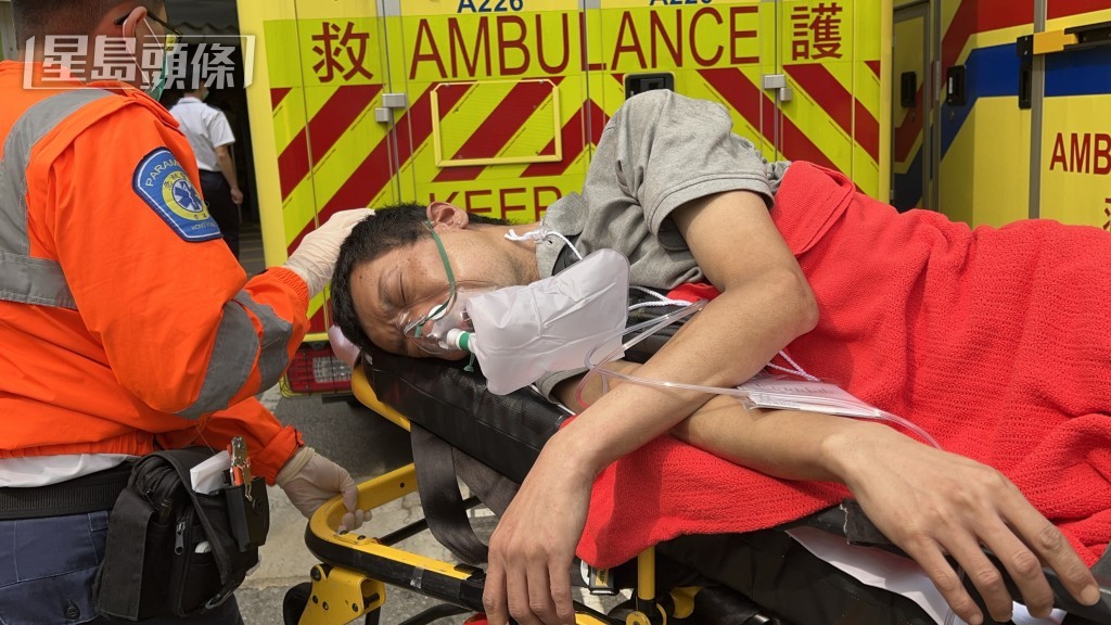 佐敦道华丰大厦多名伤者由救护员送院。蔡楚辉摄