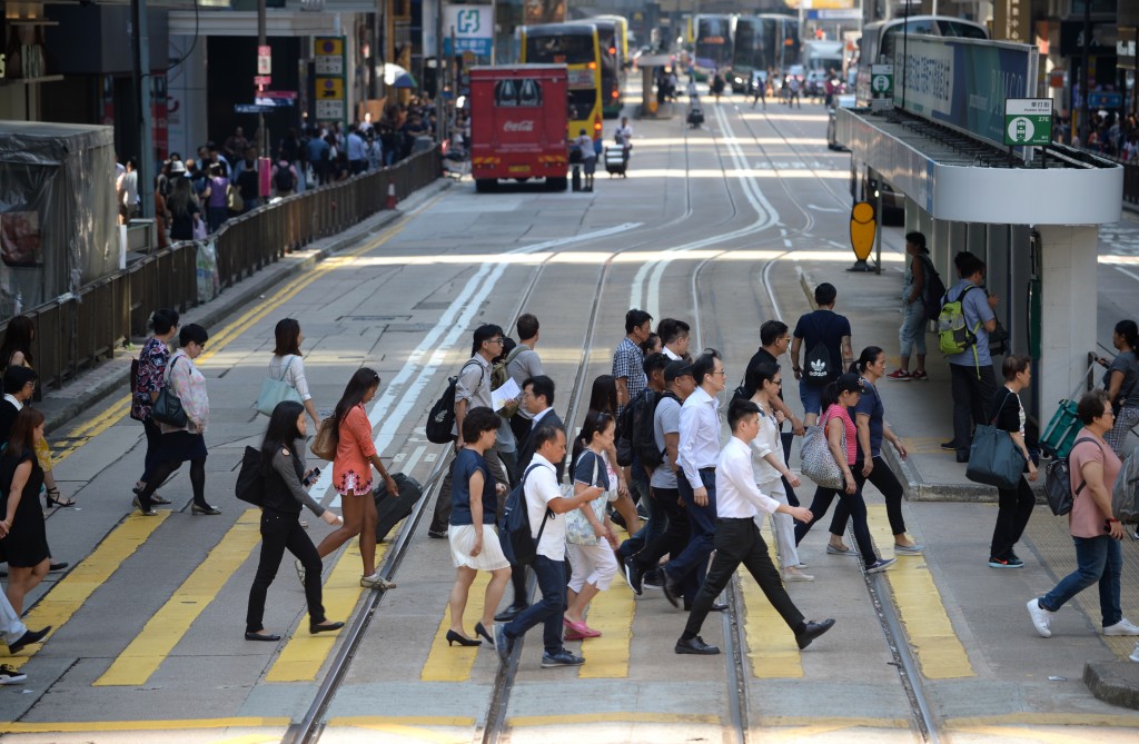 就業不足率維持1.1%不變，人數減少2,300人至40,700人。資料圖片