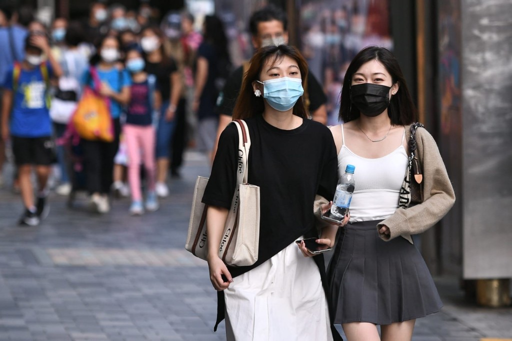 今日天氣炎熱。
