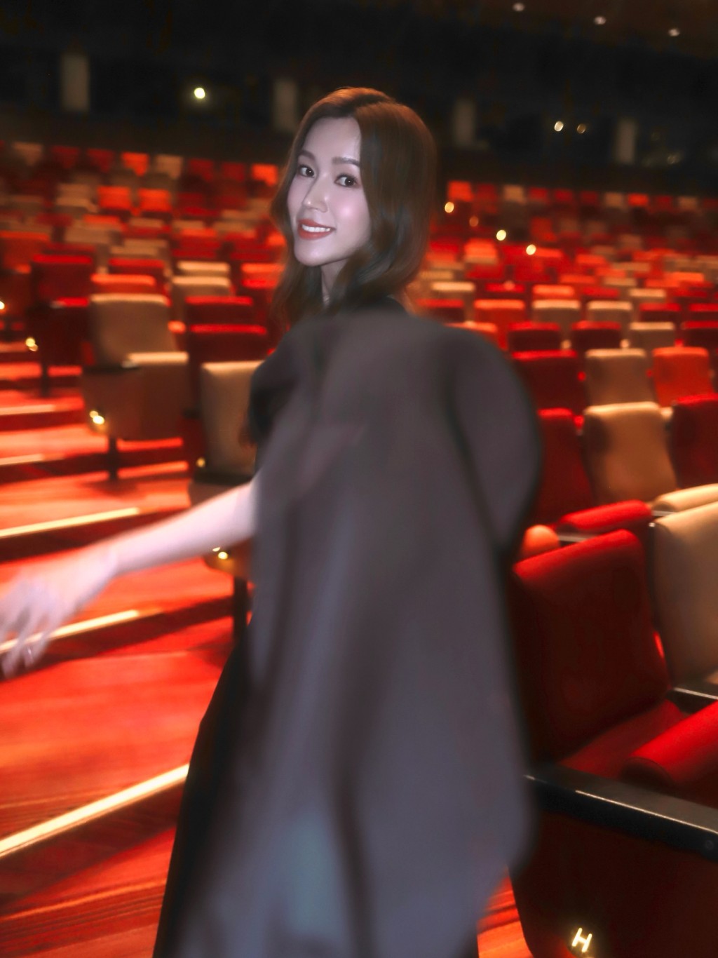 傅嘉莉保養得宜，完全不似41歲。