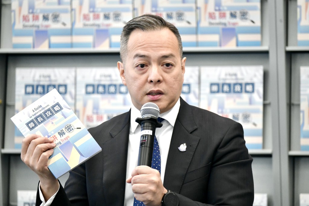 周一鳴表示,今年截至6月30日,警方共拘捕1580名10至20歲青少年,較去年同期上升約兩成。 周一鳴表示,今年截至6月30日,警方共拘捕1580名10至20歲青少年,較去年同期上升約兩成。