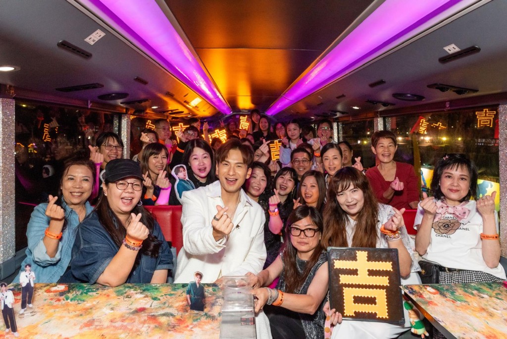 周吉佩在台上表示今年生日願望是演唱會大賣。 周吉佩在台上表示今年生日願望是演唱會大賣。