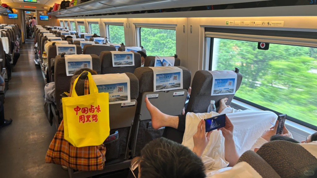 缺德高鐵乘客的各種不文明行為,令多種火車即棄隔套大賣。小紅書 缺德高鐵乘客的各種不文明行為,令多種火車即棄隔套大賣。小紅書