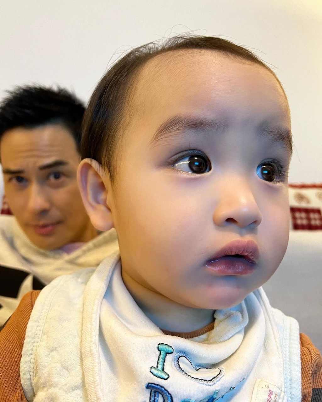 Nick Nick BB一早霸定靚位睇大結局。