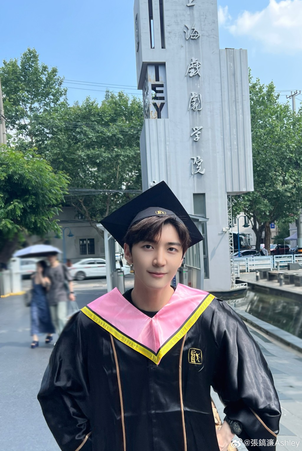 張鎬濂已從上海戲劇學院畢業。